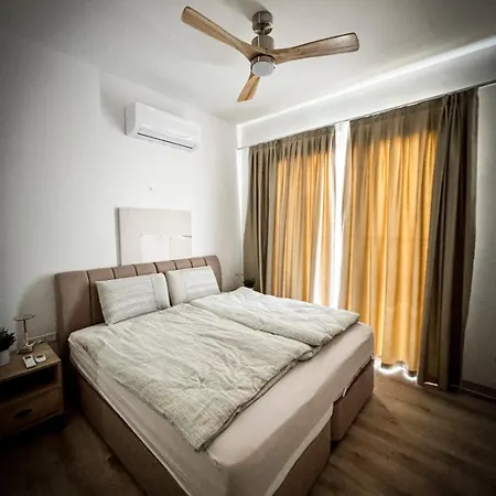 Four Seasons - Luxury Apartment