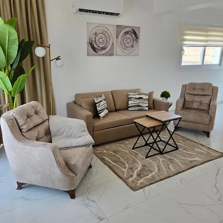 Four Seasons - Luxury Apartment